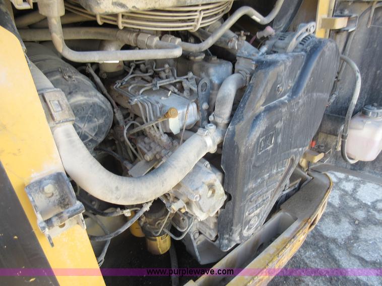 image for item AV9973 2003 Caterpillar 262 skid steer