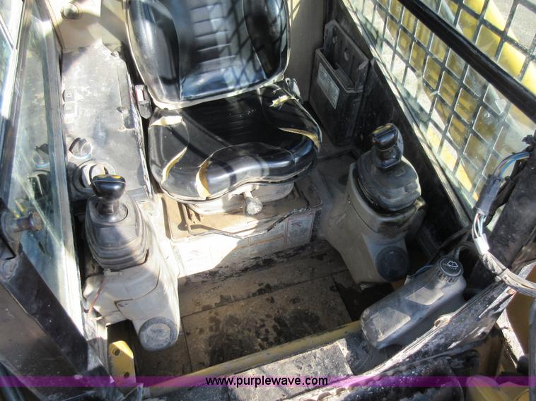 image for item AV9973 2003 Caterpillar 262 skid steer