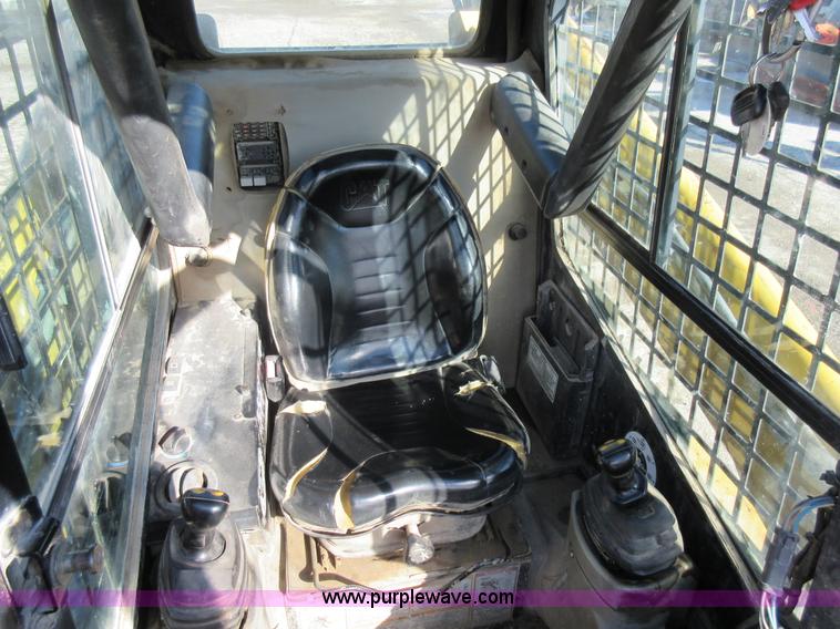 image for item AV9973 2003 Caterpillar 262 skid steer