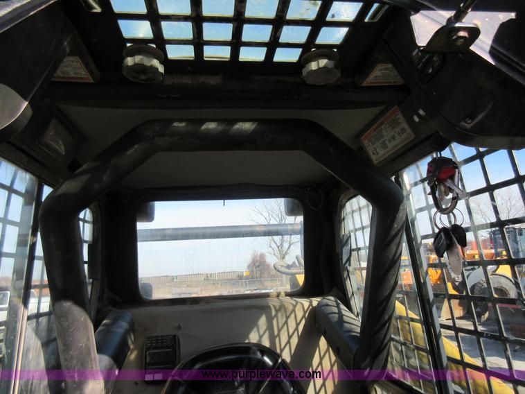 image for item AV9973 2003 Caterpillar 262 skid steer