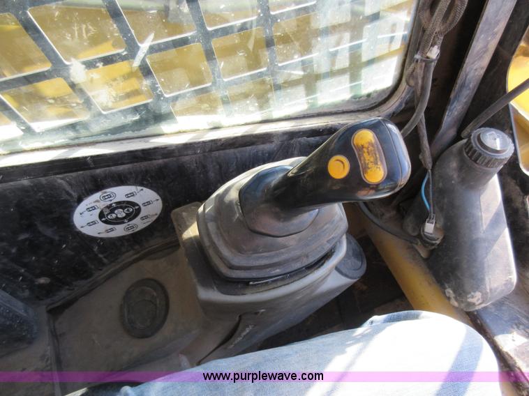 image for item AV9973 2003 Caterpillar 262 skid steer