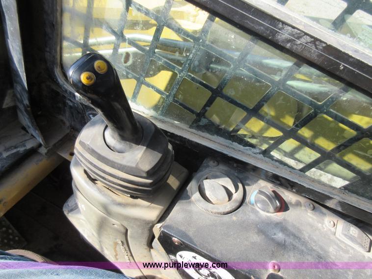 image for item AV9973 2003 Caterpillar 262 skid steer