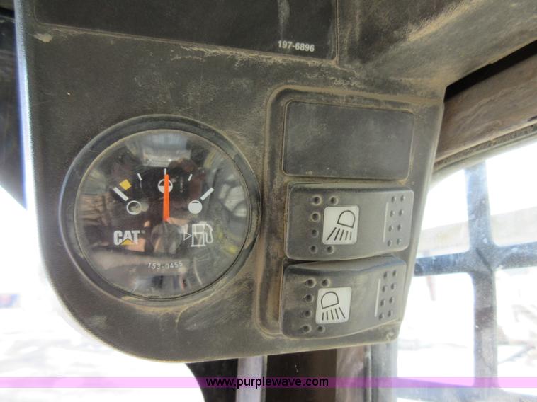 image for item AV9973 2003 Caterpillar 262 skid steer