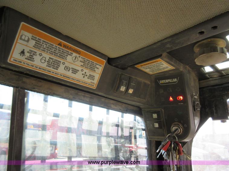 image for item AV9973 2003 Caterpillar 262 skid steer