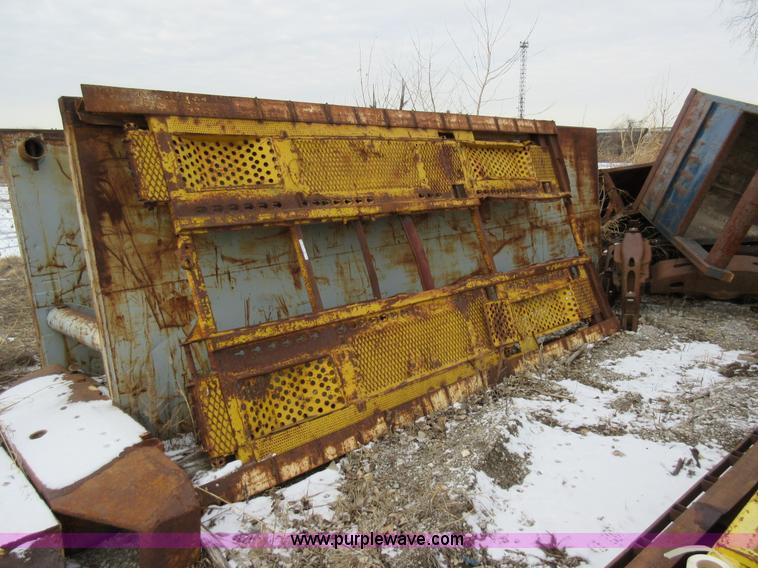 image for item AV9977 Car semi trailer ramp