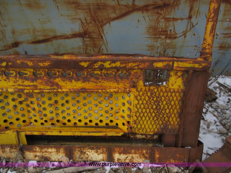 image for item AV9977 Car semi trailer ramp