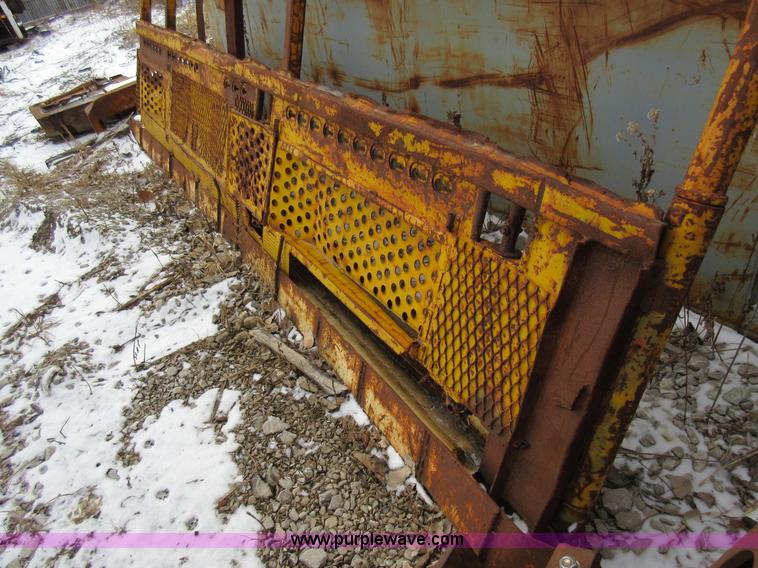 image for item AV9977 Car semi trailer ramp