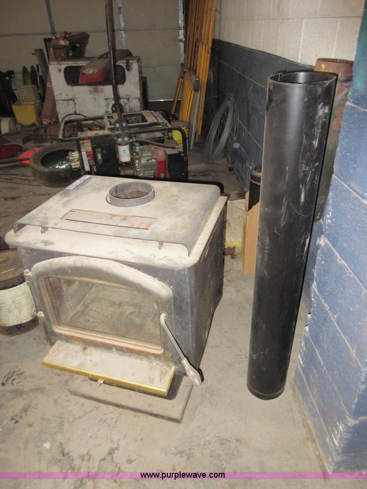 image for item AV9981 1999 Wamock Hosey EPA1100 wood stove