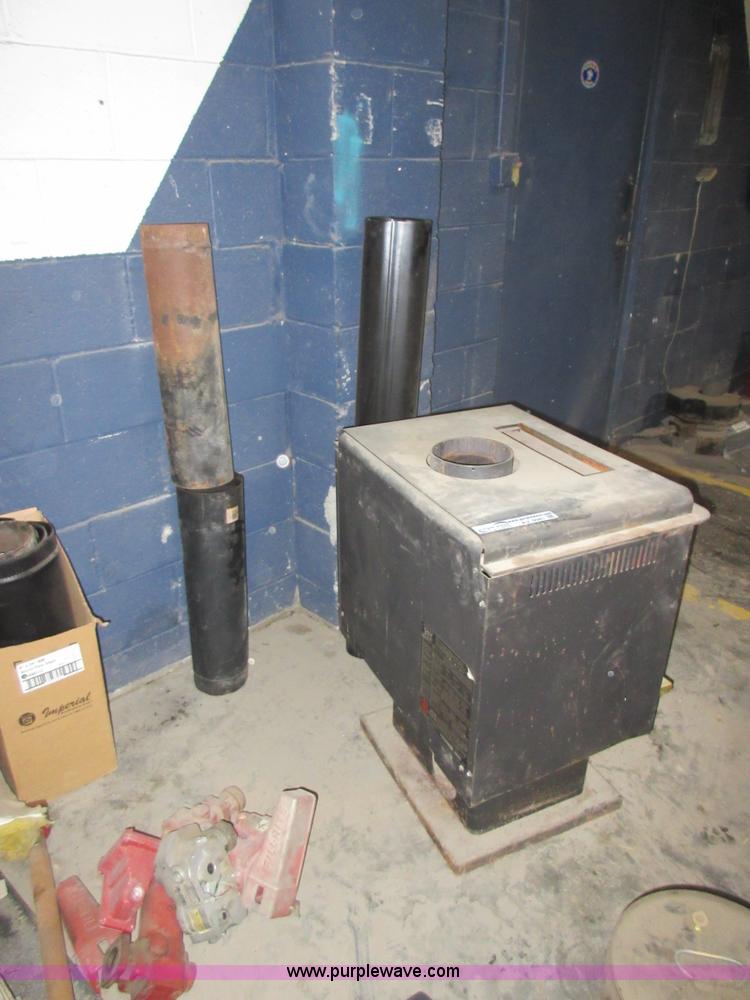 image for item AV9981 1999 Wamock Hosey EPA1100 wood stove
