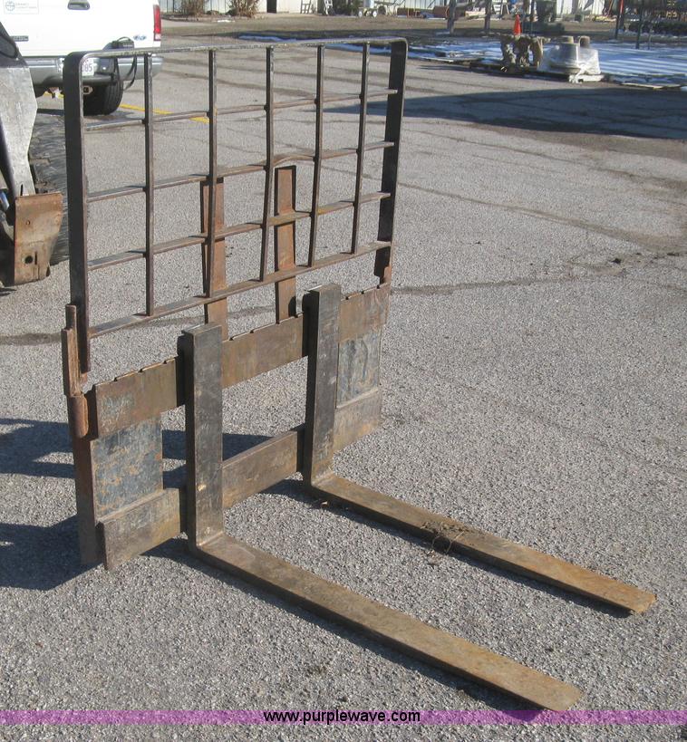 image for item BD9508 Skid steer pallet forks