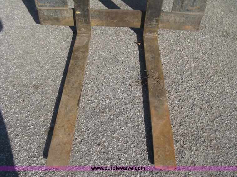 image for item BD9508 Skid steer pallet forks
