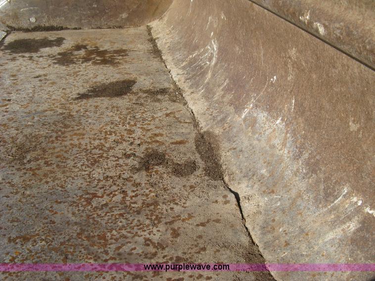 image for item BD9509 Low profile skid steer bucket