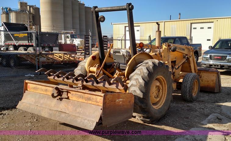 image for item BR9481 Ford 445 tractor