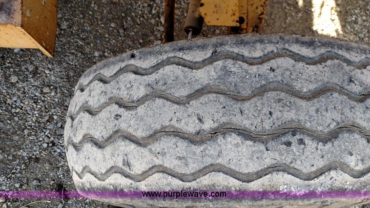 image for item BR9481 Ford 445 tractor