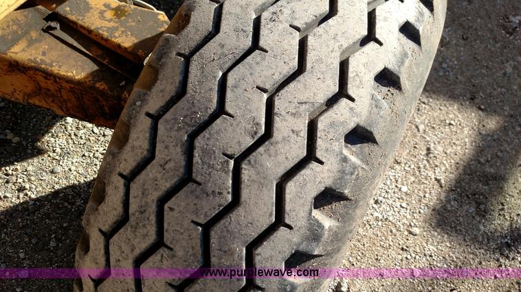 image for item BR9481 Ford 445 tractor