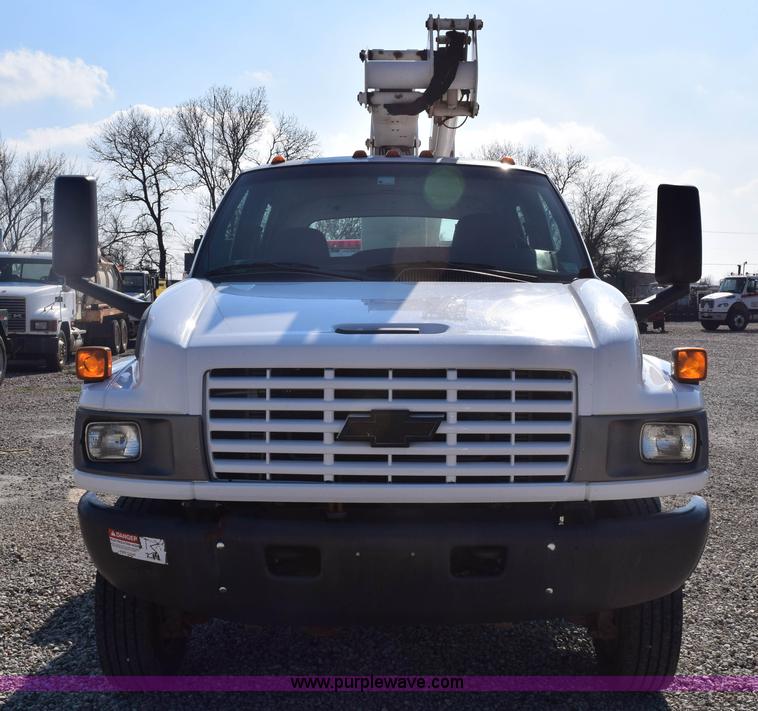 image for item E6151 2006 Chevrolet C4500 Crew Cab bucket truck