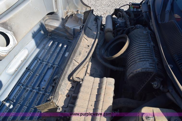 image for item E6151 2006 Chevrolet C4500 Crew Cab bucket truck