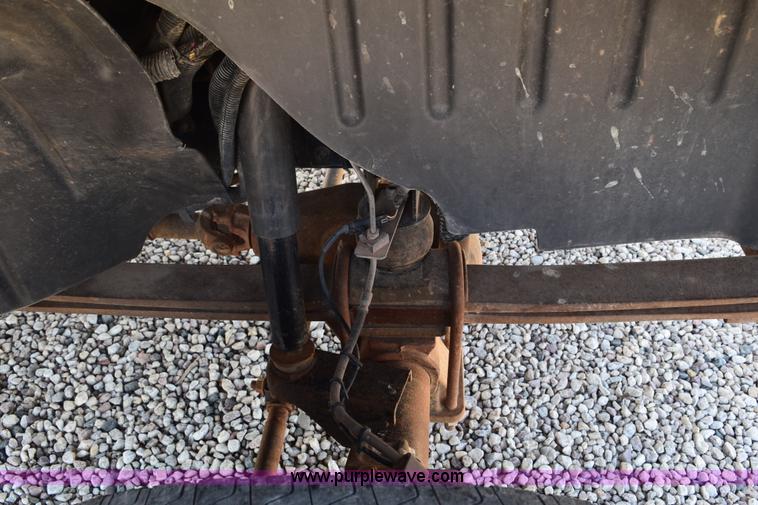 image for item E6151 2006 Chevrolet C4500 Crew Cab bucket truck