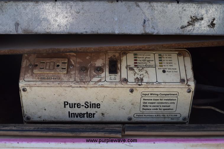 image for item E6151 2006 Chevrolet C4500 Crew Cab bucket truck