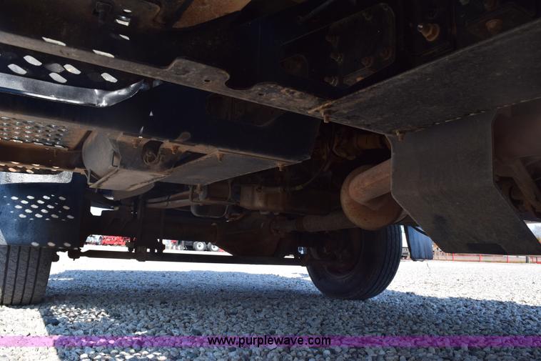 image for item E6151 2006 Chevrolet C4500 Crew Cab bucket truck