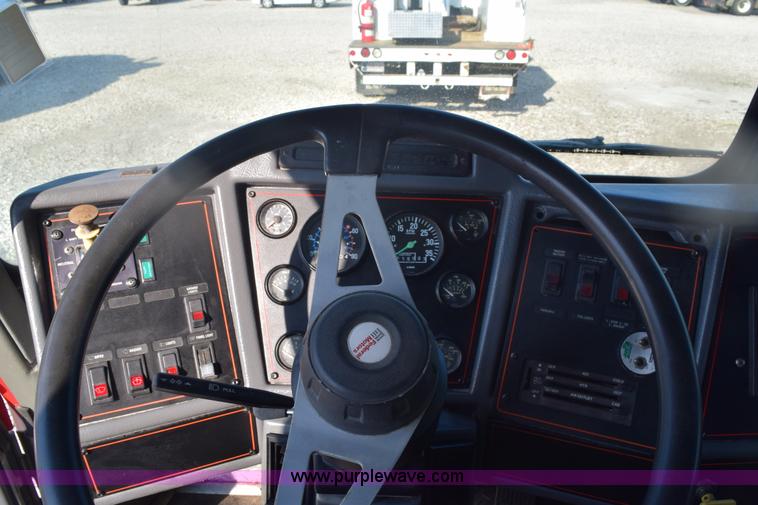 image for item E6152 1991 Federal Motors Emergency One fire truck