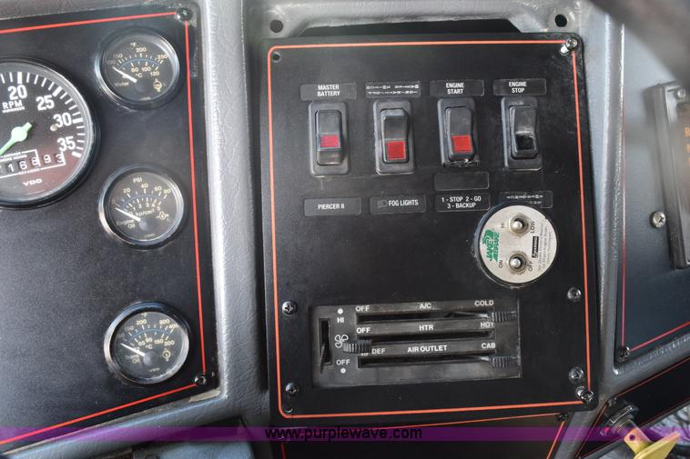 image for item E6152 1991 Federal Motors Emergency One fire truck