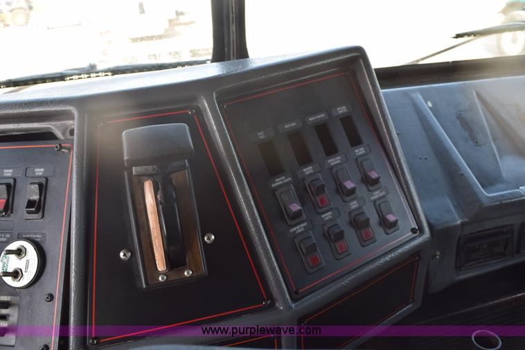 image for item E6152 1991 Federal Motors Emergency One fire truck