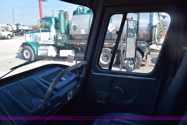 image for item E6152 1991 Federal Motors Emergency One fire truck