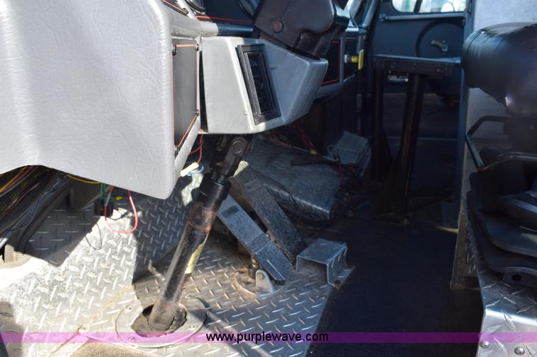 image for item E6152 1991 Federal Motors Emergency One fire truck