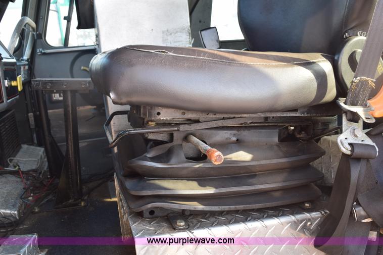 image for item E6152 1991 Federal Motors Emergency One fire truck