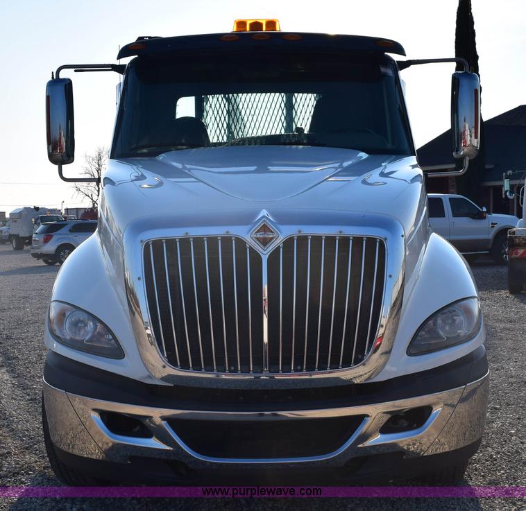 image for item E6153 2012 International ProStar winch truck