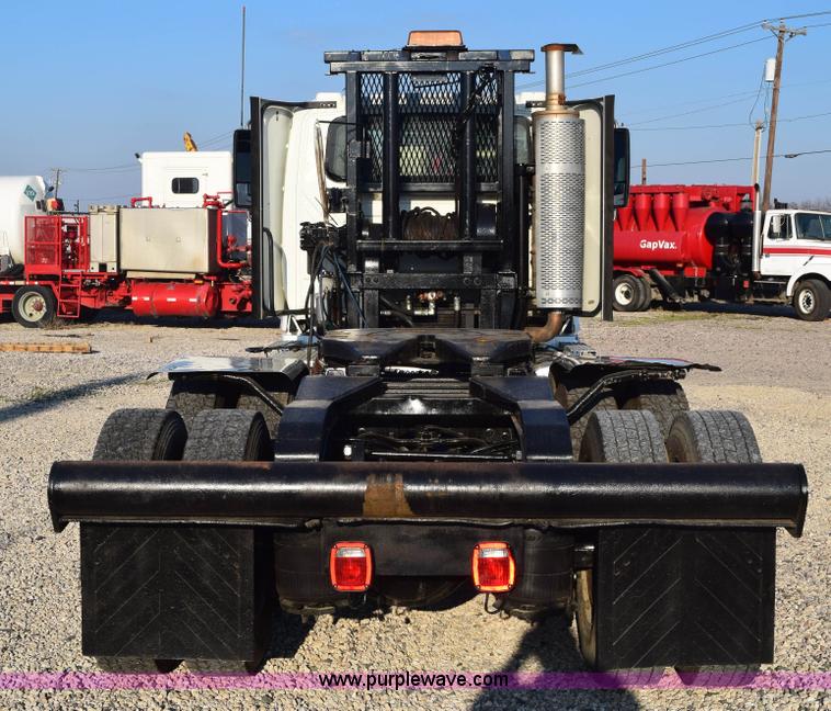 image for item E6153 2012 International ProStar winch truck