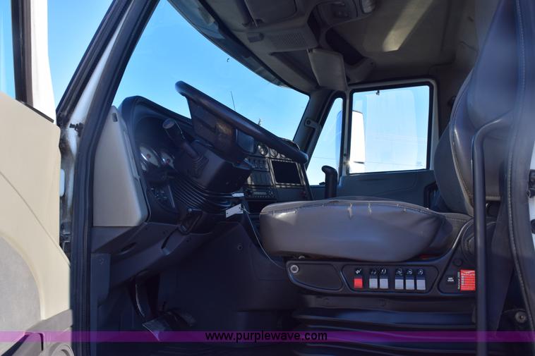 image for item E6153 2012 International ProStar winch truck