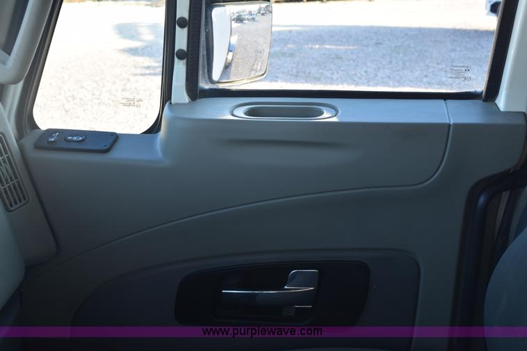 image for item E6153 2012 International ProStar winch truck