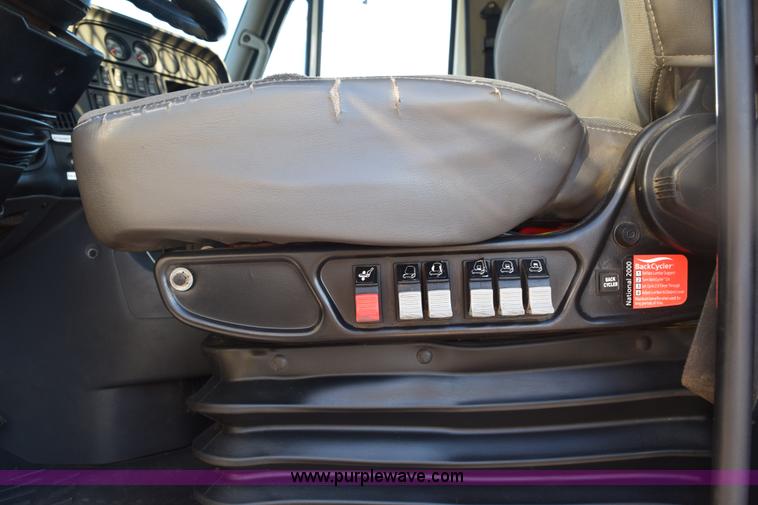 image for item E6153 2012 International ProStar winch truck