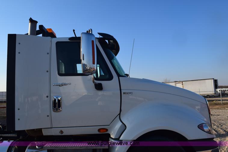 image for item E6153 2012 International ProStar winch truck