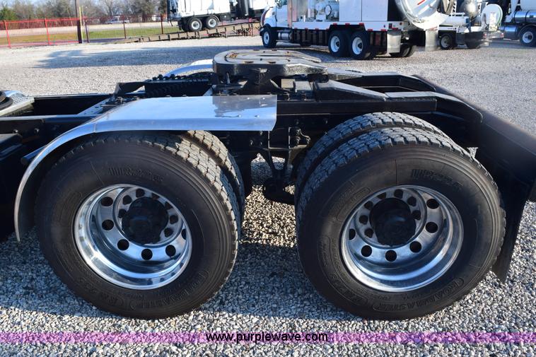 image for item E6153 2012 International ProStar winch truck