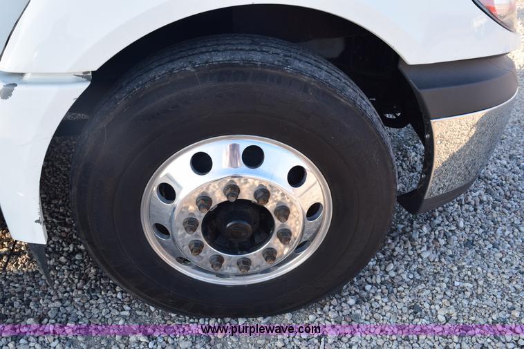 image for item E6153 2012 International ProStar winch truck