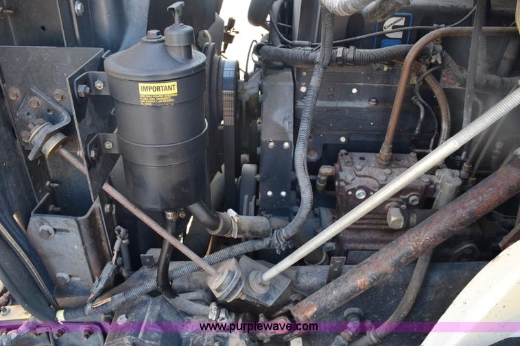 image for item E6154 1993 International 8100 winch truck