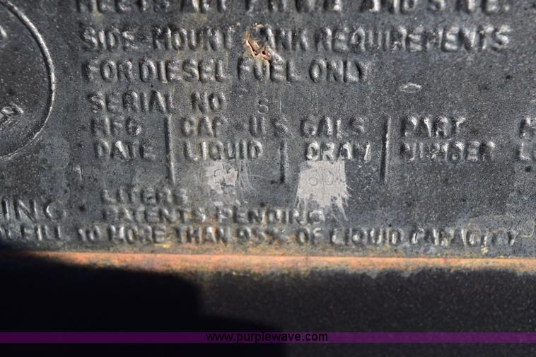 image for item E6154 1993 International 8100 winch truck