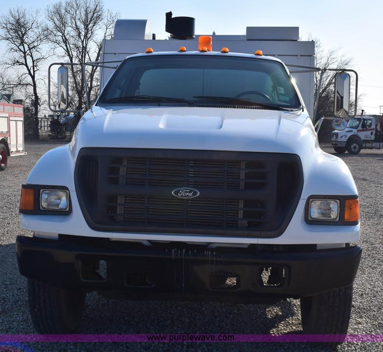 image for item E6155 2000 Ford F750 vacuum truck