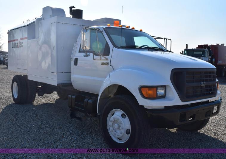 image for item E6155 2000 Ford F750 vacuum truck