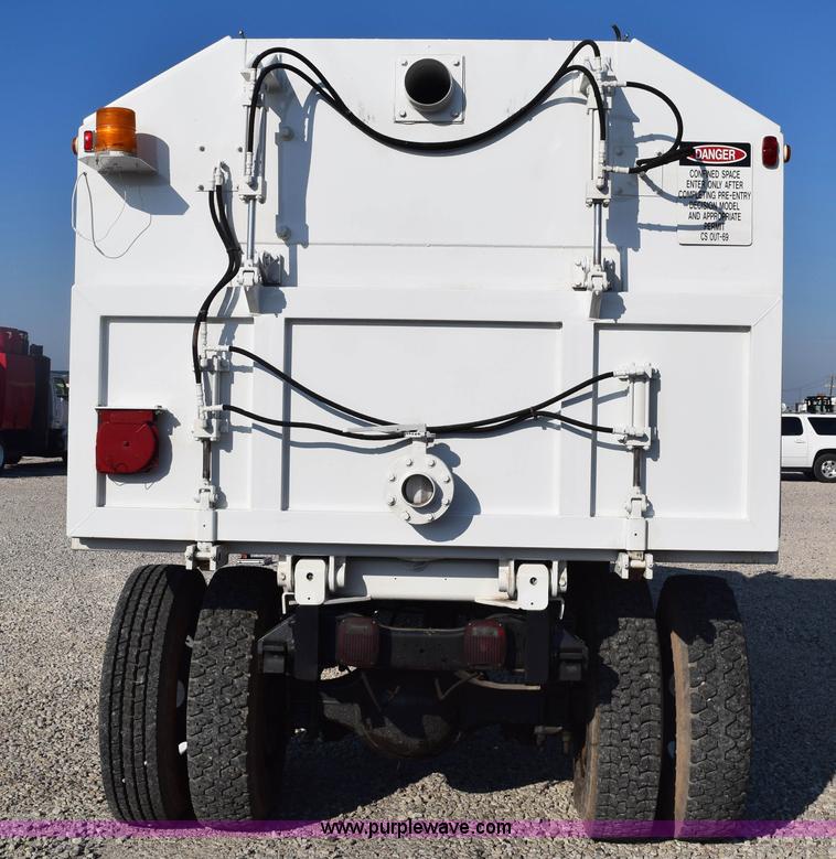 image for item E6155 2000 Ford F750 vacuum truck