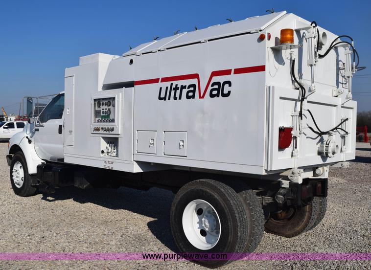 image for item E6155 2000 Ford F750 vacuum truck