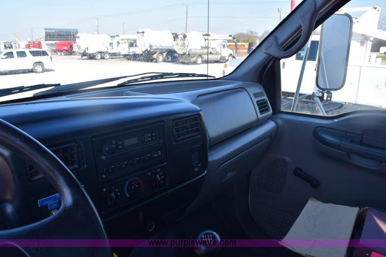 image for item E6155 2000 Ford F750 vacuum truck