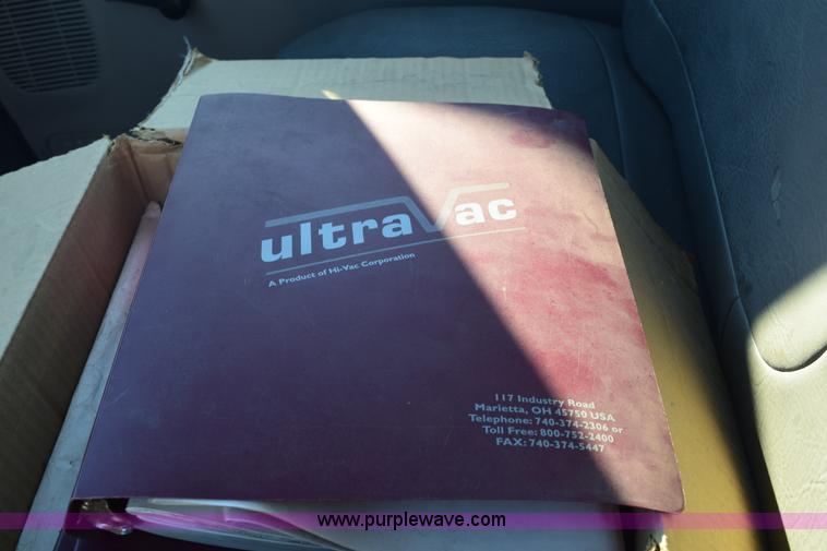 image for item E6155 2000 Ford F750 vacuum truck