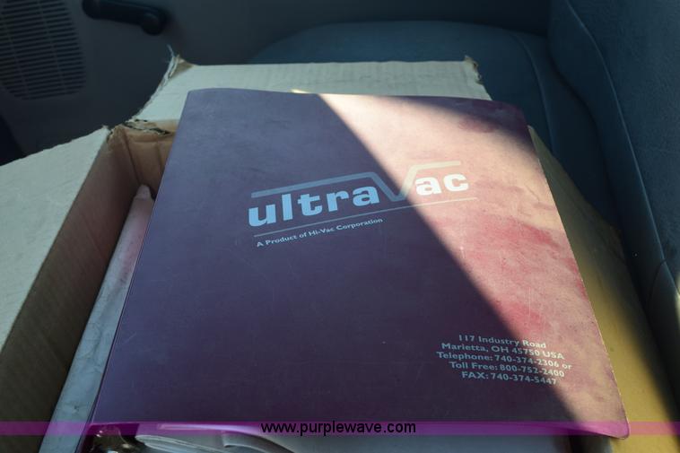 image for item E6155 2000 Ford F750 vacuum truck