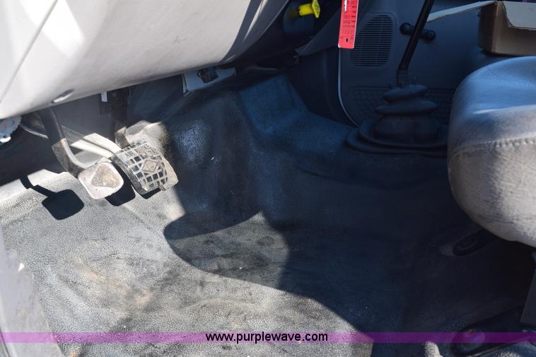 image for item E6155 2000 Ford F750 vacuum truck