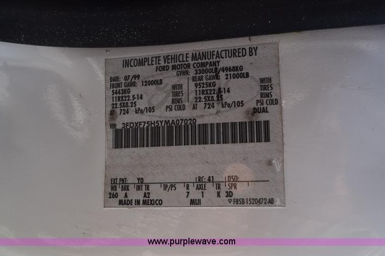 image for item E6155 2000 Ford F750 vacuum truck