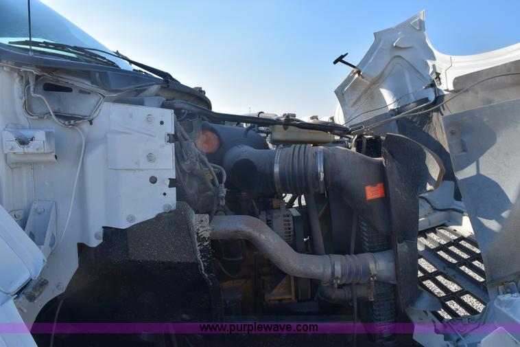 image for item E6155 2000 Ford F750 vacuum truck